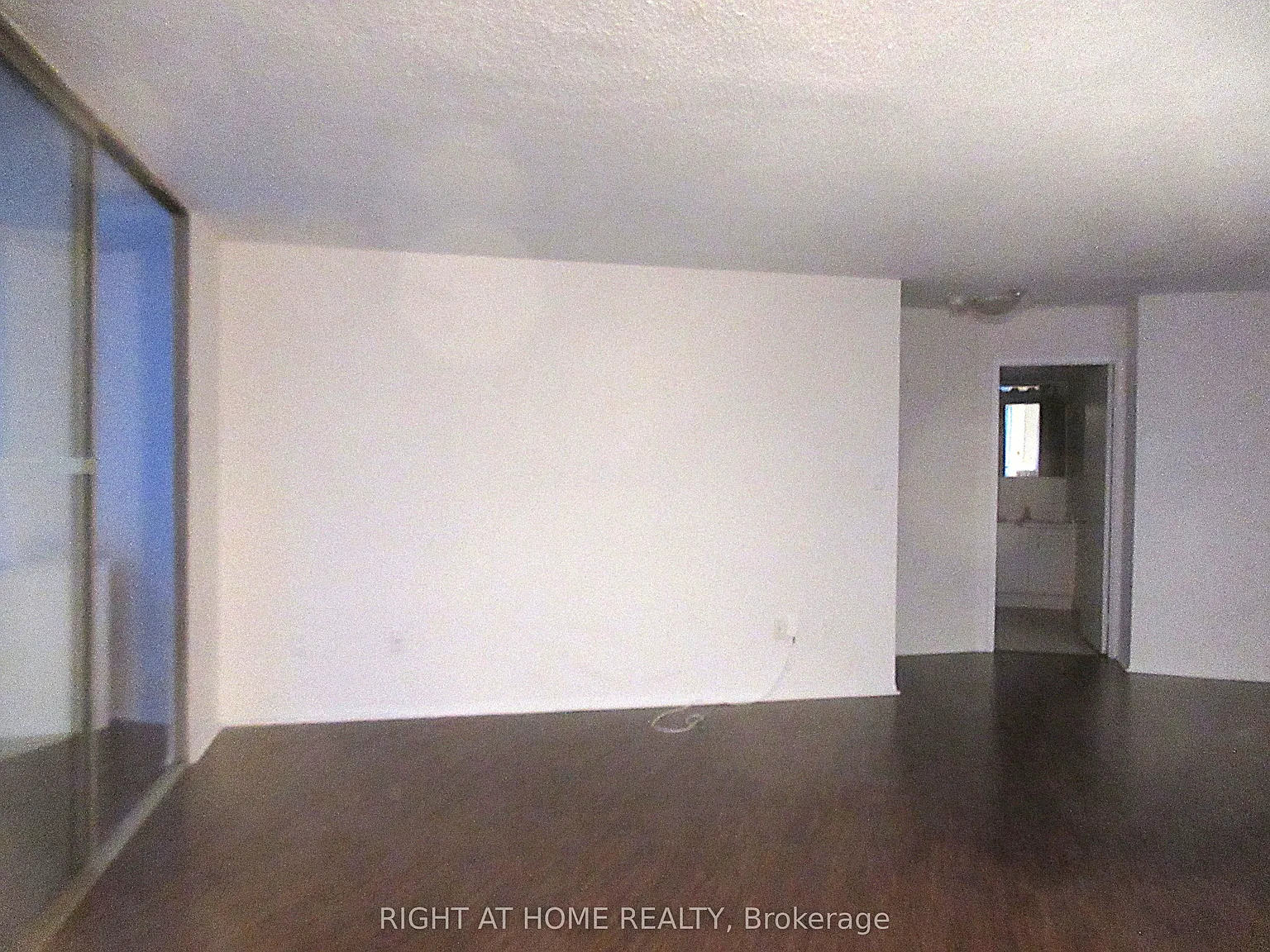 270 Queens Quay W — Photo 2