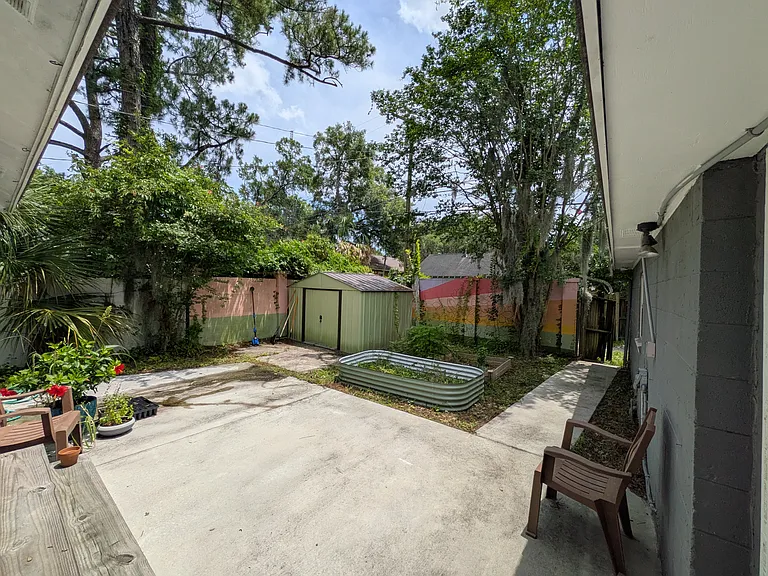 1325 E 40th St #B — Photo 14