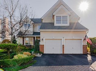 7 Devon Ct, Monroe Township, NJ 08831