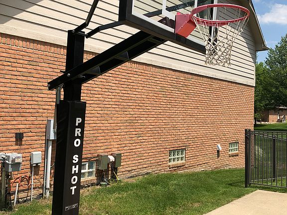 3rd image of 55226 Belmont Dr
