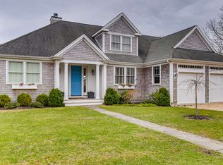 30 Pond Ln, West Tisbury, MA 02575