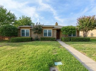 1721 Glencairn Ln, Lewisville, TX 75067
