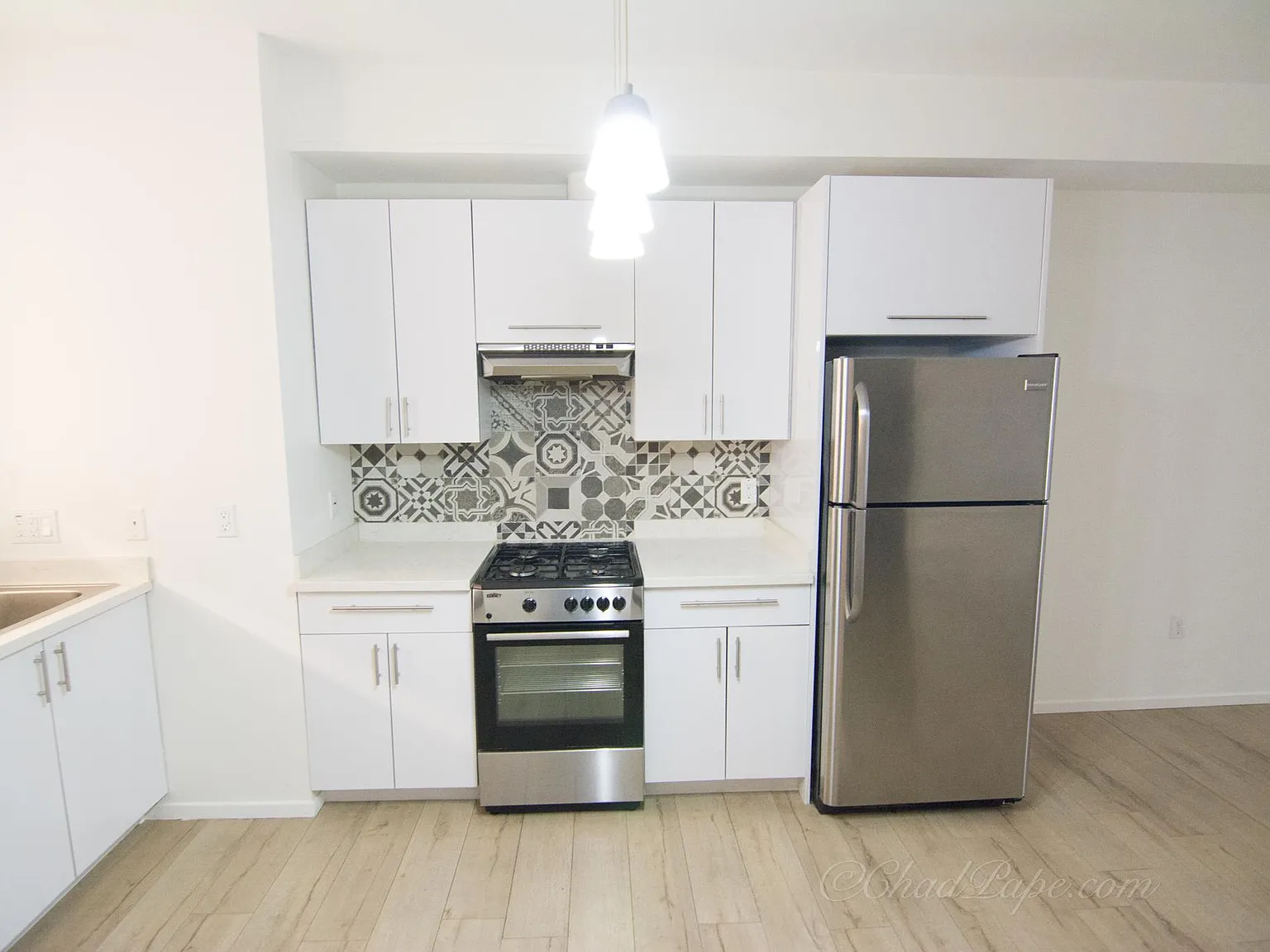 1183 Crenshaw Blvd — Photo 3