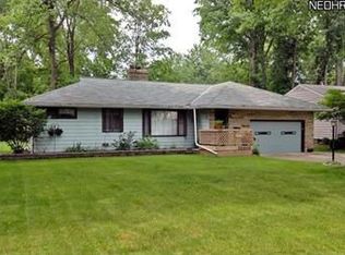 22820 Sycamore Dr, Fairview Park, OH 44126