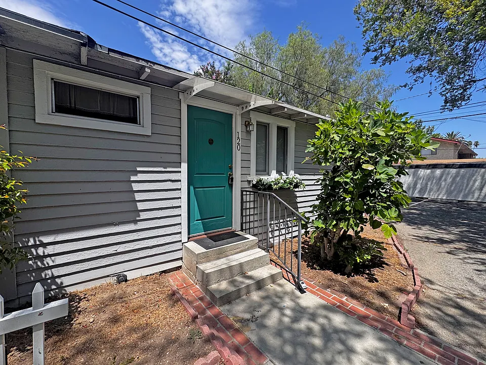 114 S Grand Oaks Ave #120