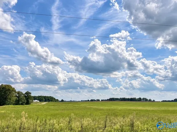 5 Black Rd, Athens, AL 35613