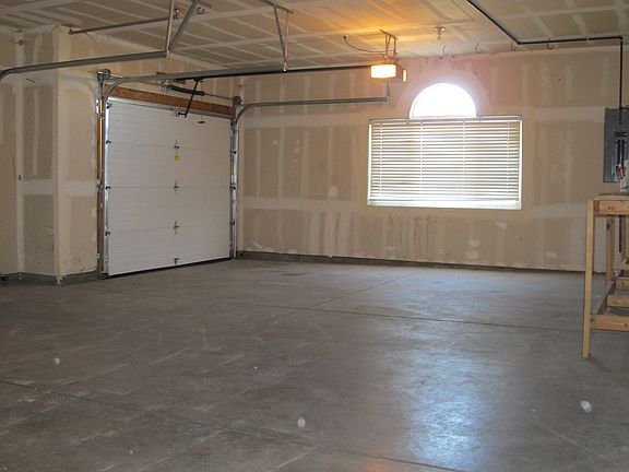 3 Car Garage 2