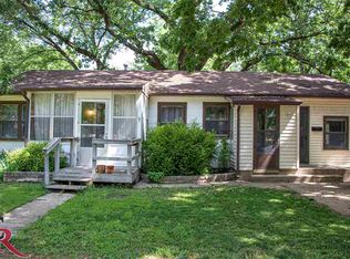 606 6th St, Wamego, KS 66547