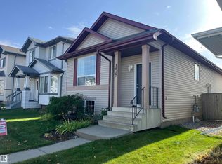 3027 32nd Ave NW, Edmonton, AB T6T 1X1
