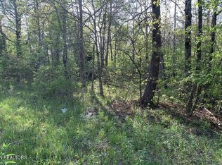 1035 Redwing Dr, Crossville, TN 38572