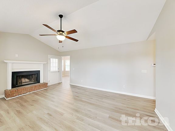 3rd image of 412 Budby Ct