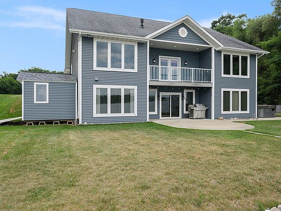 3rd image of 62384 Christina Ct