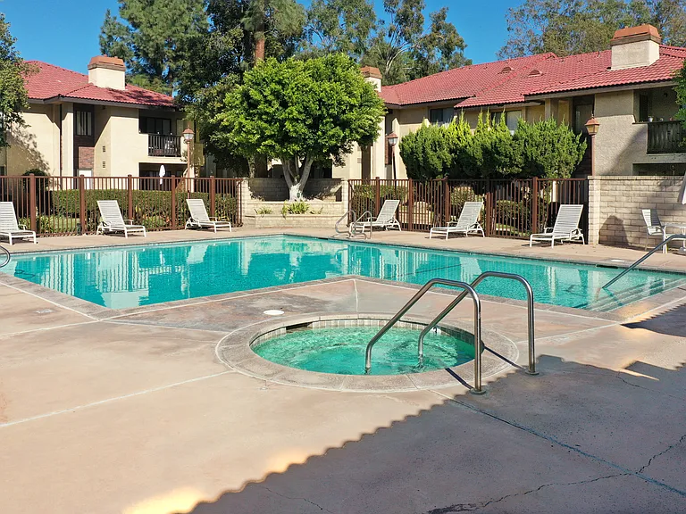 Baywood Apartment Homes — Photo 12