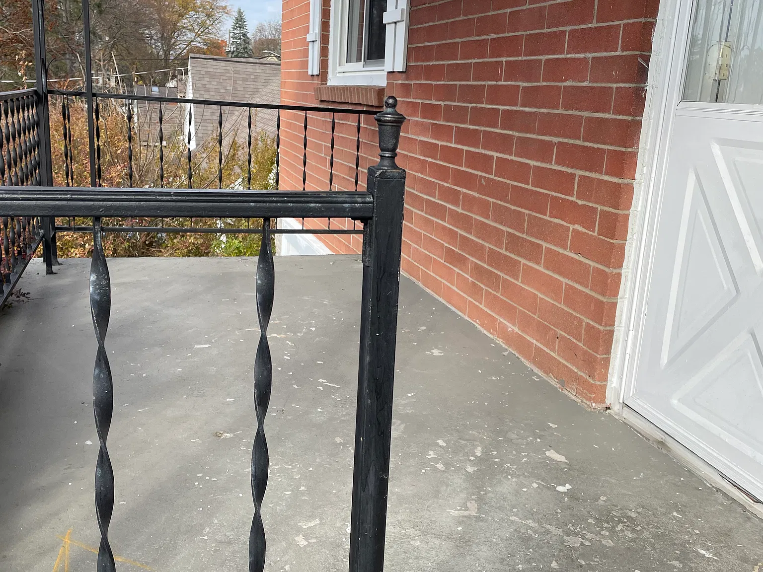 3 bed, 1.5 bath, 1500 sqft, $2,000 — Photo 2