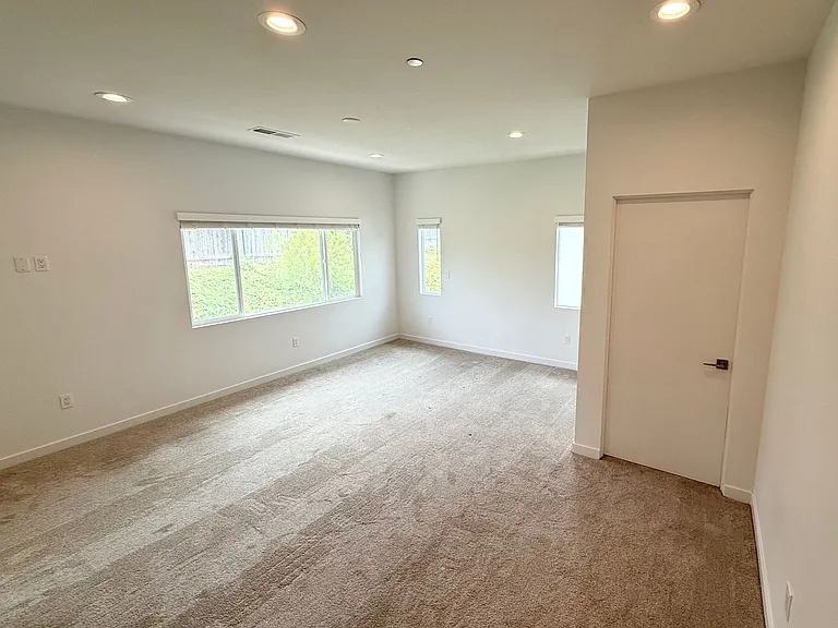 2201-2217 Bonita St — Photo 11