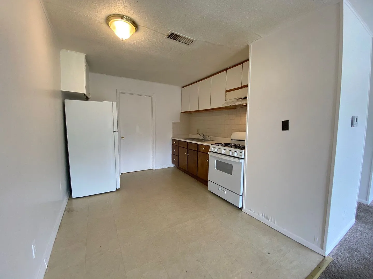 713-715 Smart Street — Photo 3