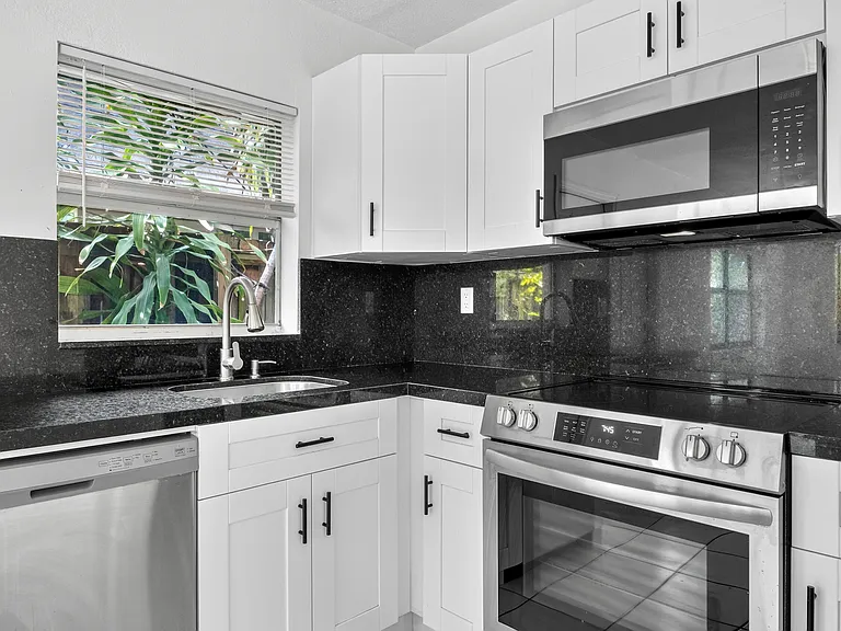 1515 NW 8th Ave #1515 — Photo 4
