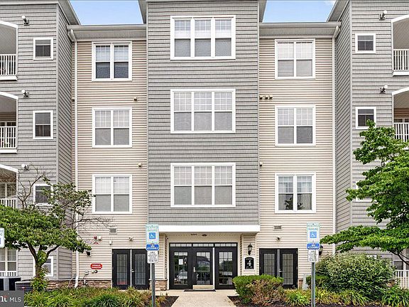 2nd image of 425 Masterson Ct