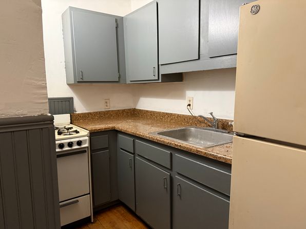 428 Hudson Ave #1F