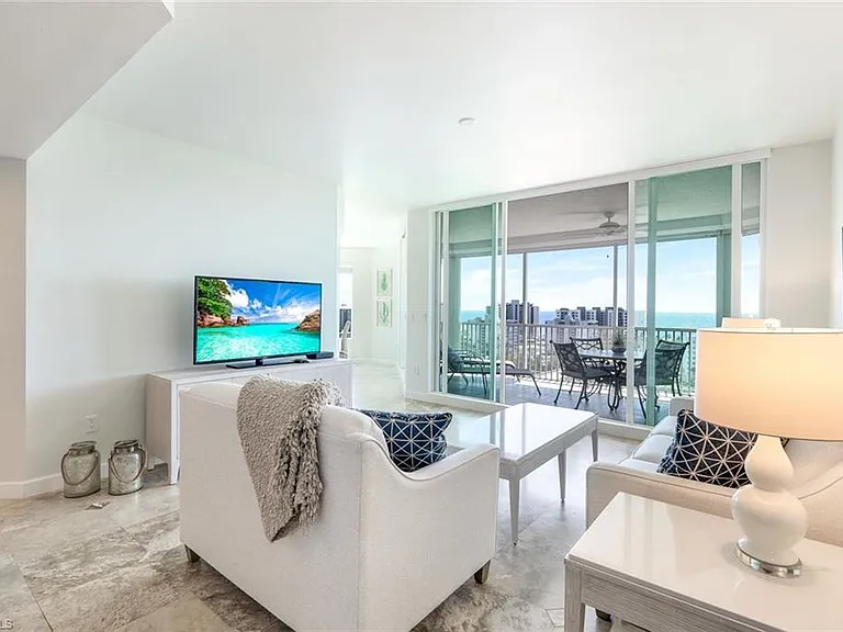 300 Dunes Blvd #5 — Photo 4