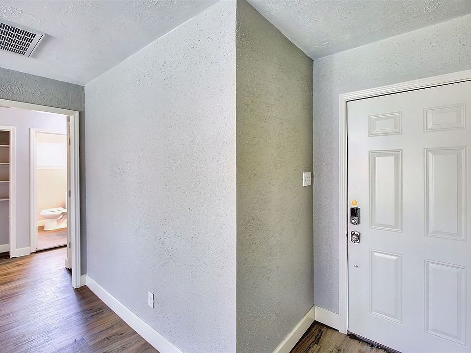 1st image of 5715 Willow Glen Dr