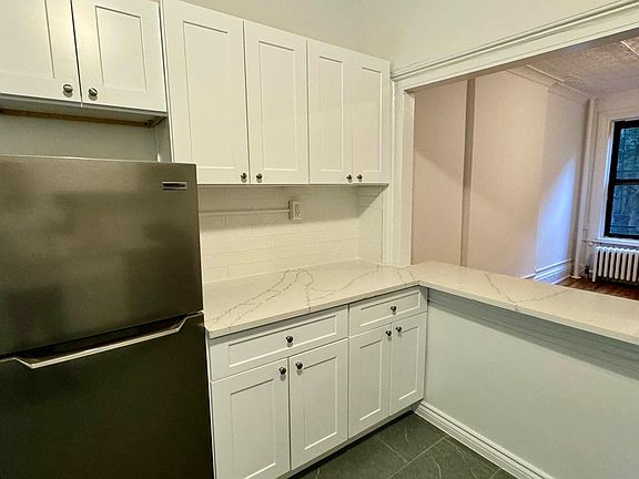 5th image of 319 E 88th St APT 12