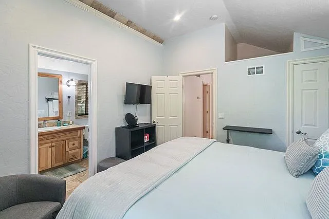 144 Silver Spruce Dr #1 — Photo 16