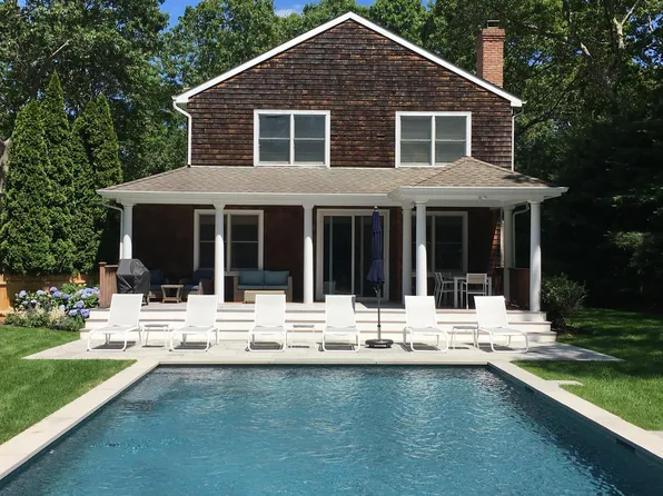 https://photos.zillowstatic.com/fp/18a9186694b4590d63e30e9a0af8cb8c-p_e.webp