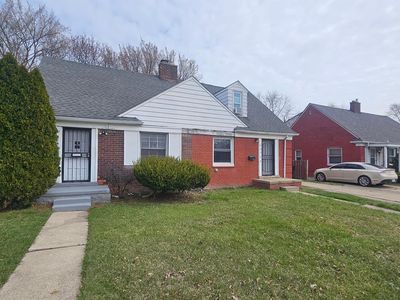 21719 Moross Rd, Grosse Pointe, MI, 48236