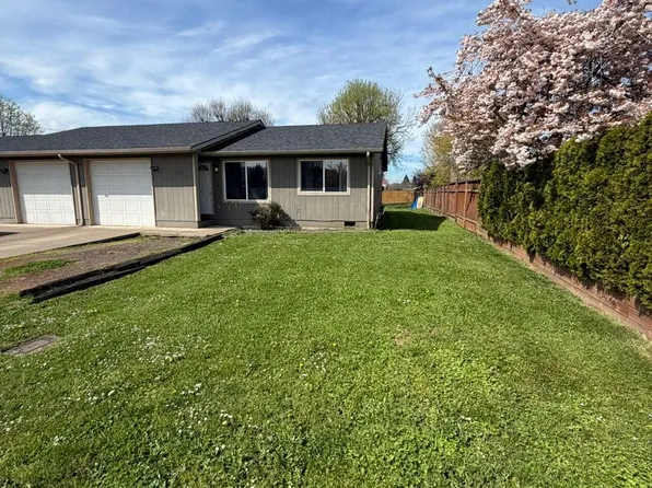 370 S 11th St, Lebanon, OR 97355