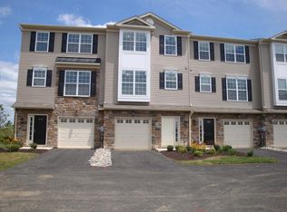 7145 Pioneer Dr, Macungie, PA 18062