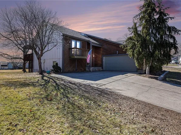 705 NE Burning Tree St, Lees Summit, MO 64064