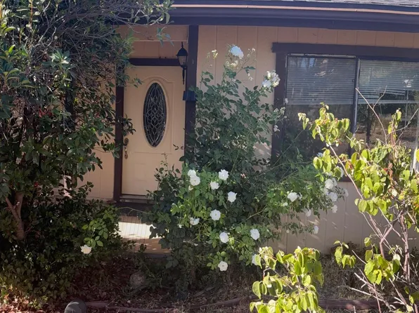 20301 Sears Dr, Tehachapi, CA 93561