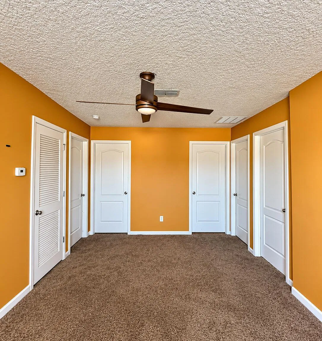 3 bed, 2.5 bath, 1983 sqft, $2,390 — Photo 4