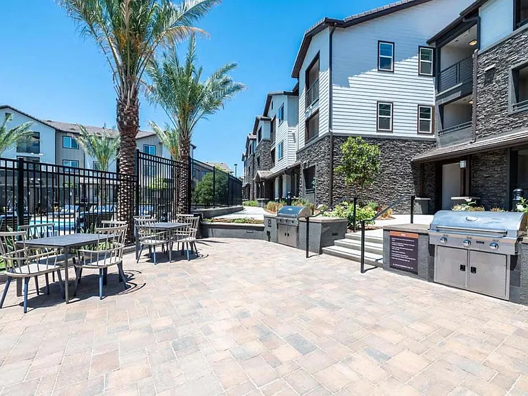 The Vineyards Apartments — Photo 22