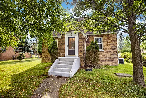 302 Lindsay Rd Photo 1