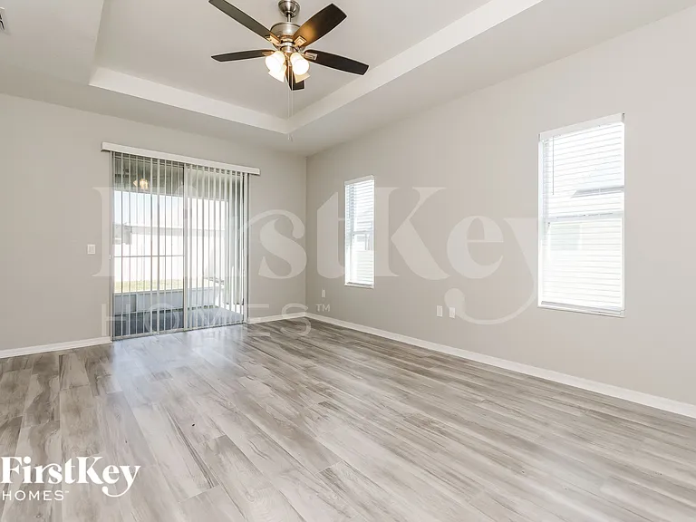 533 Interlock St — Photo 9