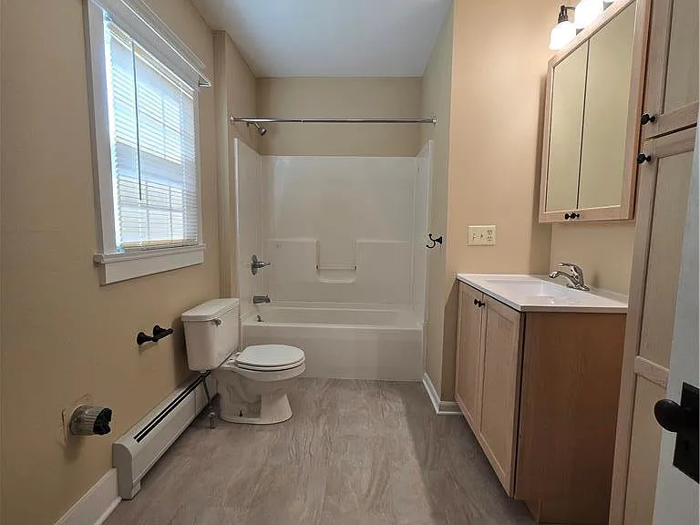 40 Evergreen St #B — Photo 15