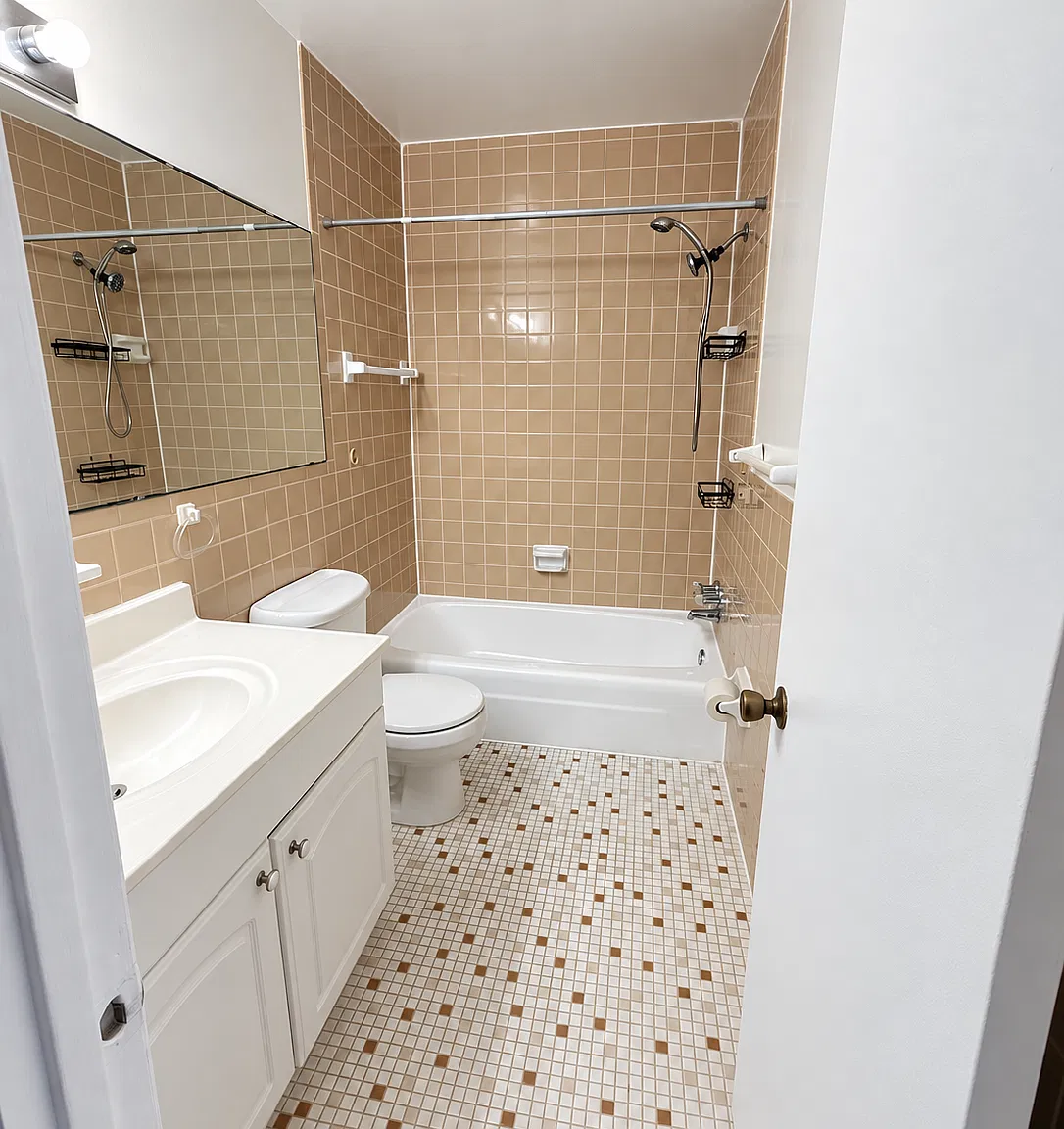 2 bed, 1105 sqft, $2,200 — Photo 2
