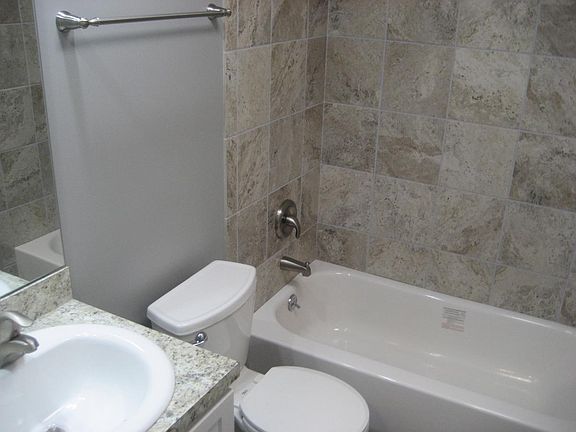 4th image of 810 Matson Pl Unit 404