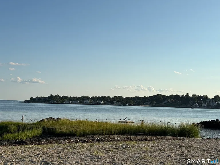 61 Kenilworth Dr W — Photo 22