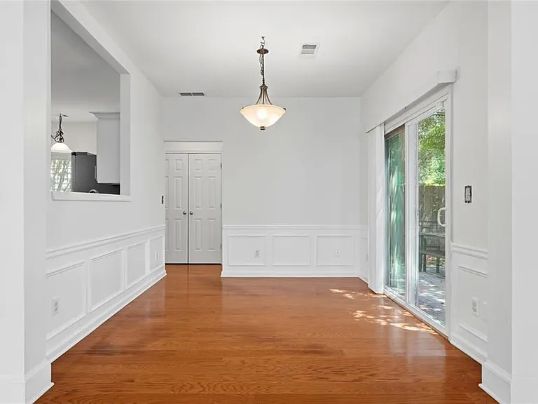513 Stepney Ct SE — Photo 11
