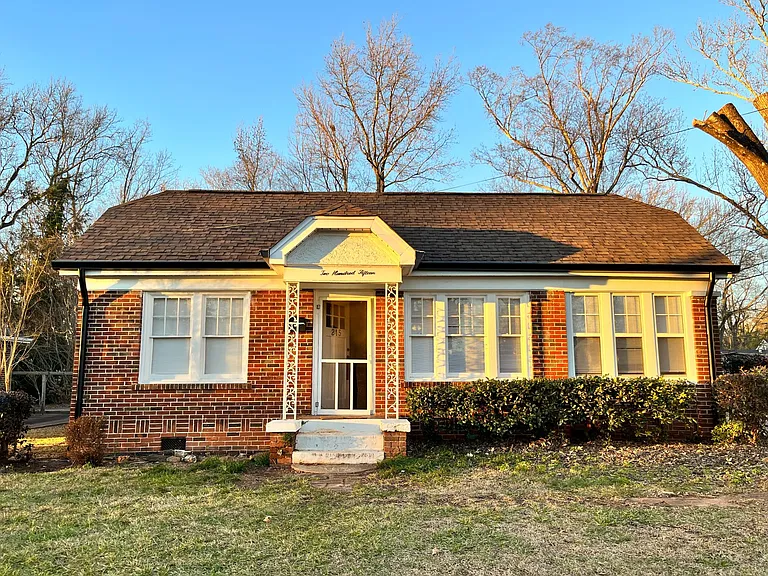 215 E Blue Ridge Dr — Photo 23