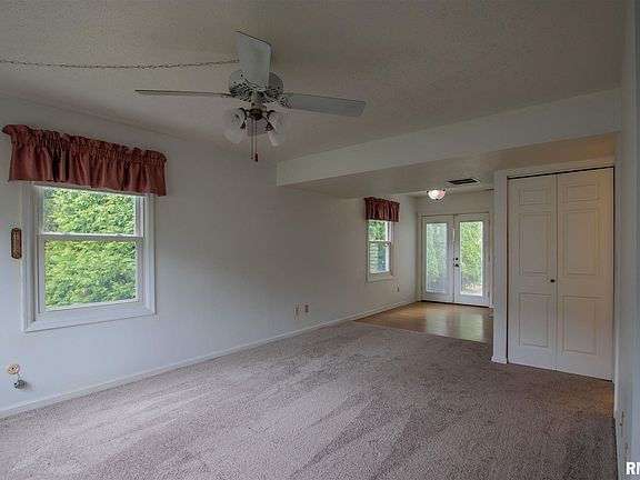 3rd image of 3829 W Palmyra Ct
