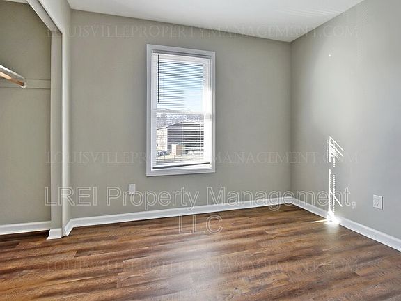 5th image of 419 Woodcreek Dr #4