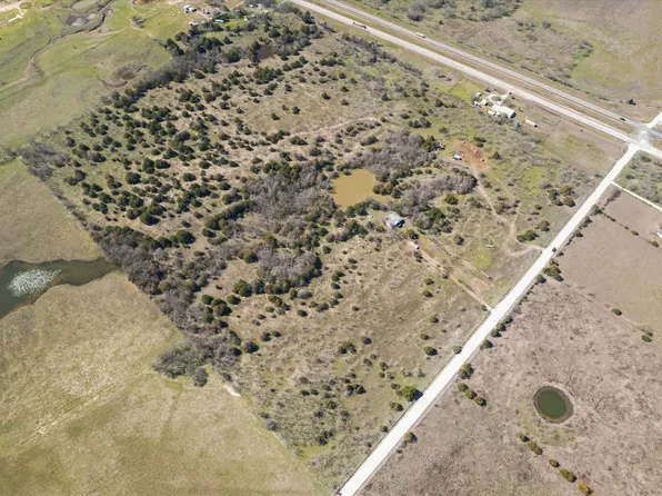 190 SW County Road 3020, Barry, TX 75102