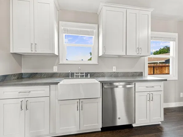 660 Grace St, Hayward, CA 94541