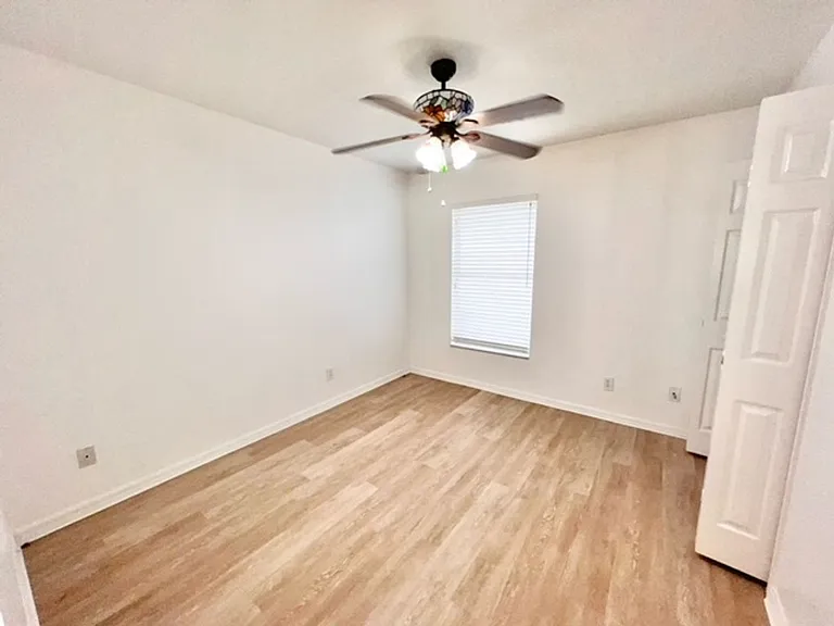 4403 Brookdale Ct — Photo 15