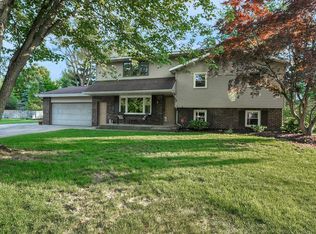 2584 Oak Hollow Dr, Jenison, MI 49428