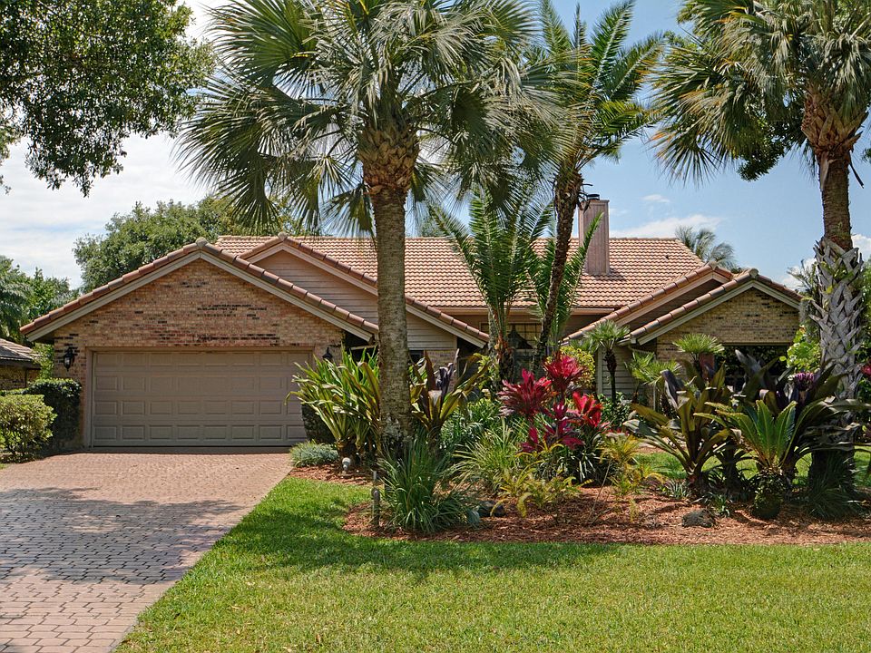 1st image of 1220 SW Paradise Cove